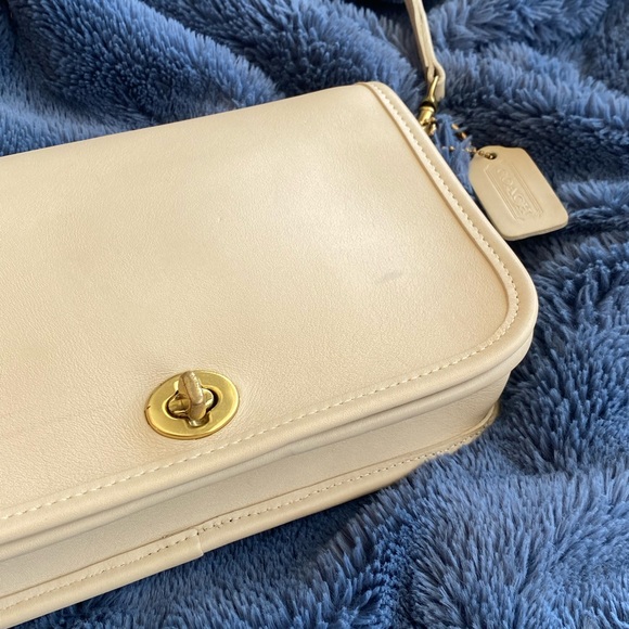 Authentic Vintage Coach Pocket Bag in Bone 9755 - Picture 3 of 16